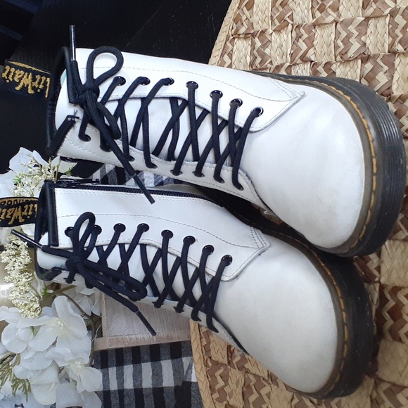 DR.MARTENS ZAVALA J. BOOTIES - Picture 2 of 12